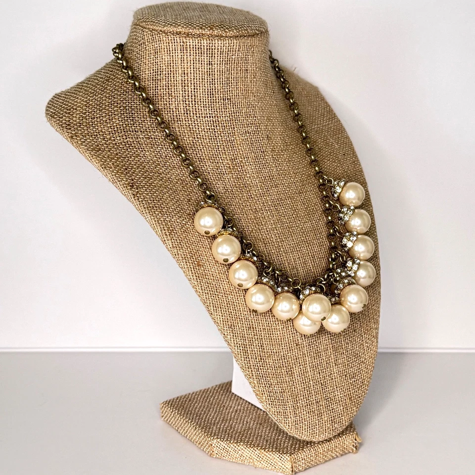 Collar J Crew Imitación Perla Estrás Cuelga Racimo Distintivo Tono Dorado Foto 3 de 4