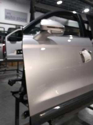 2018 Lincoln MKX Left Front Door Silver 73K Miles OEM Used Part 279842