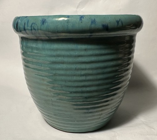 RIBBED CERAMIC POT 6