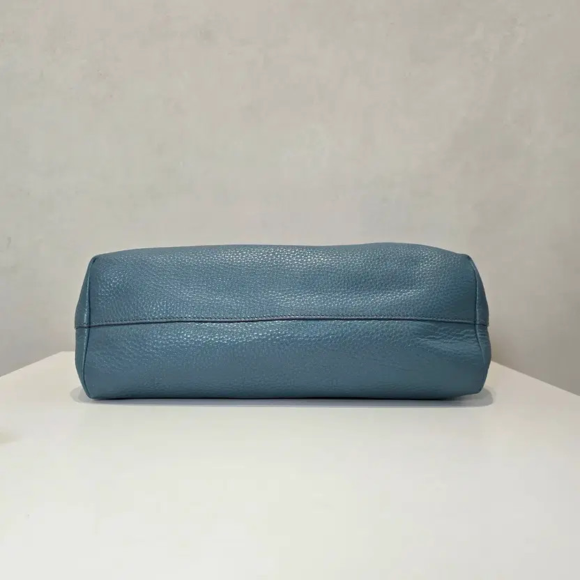 Luxsell Prada Vitello Daino Shoulder & Tote Bag, Heavy Used thumbnail 2