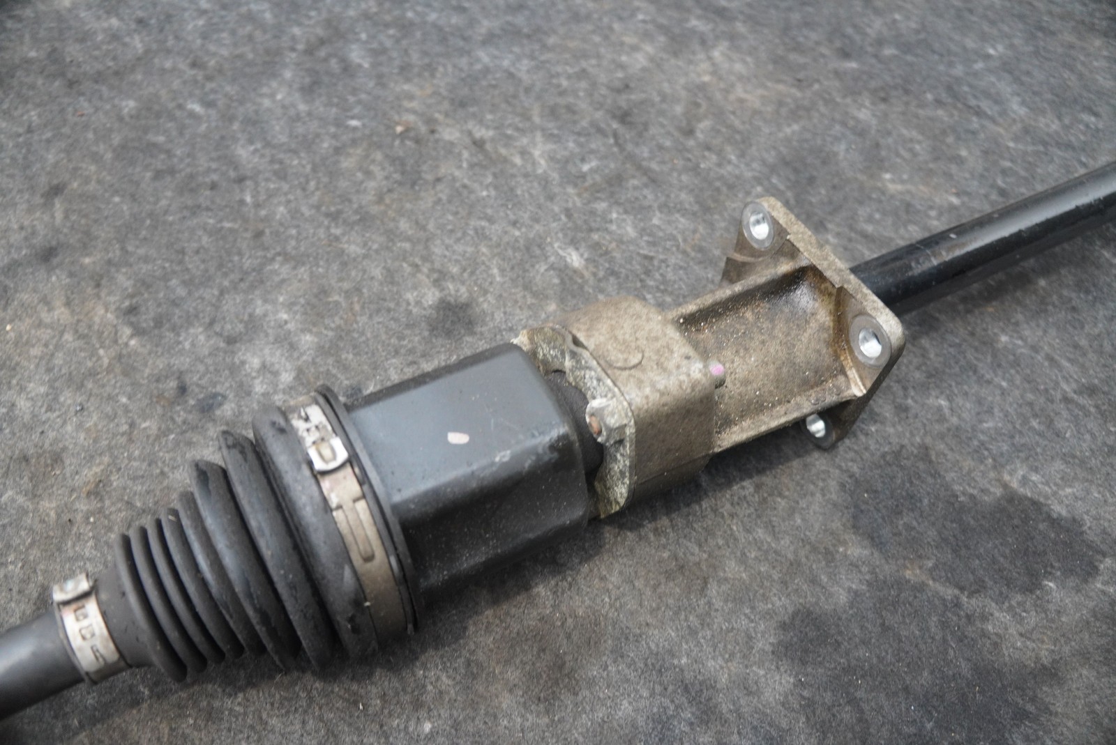 Front Left CV Axle Shaft 670007077 OEM Maserati Quattroporte S Q4 2014-17+