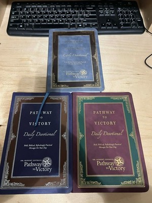 Pathway to Victory Daily Devotional by Dr.RobertJeffress 2020-2021-2022 set of 3
