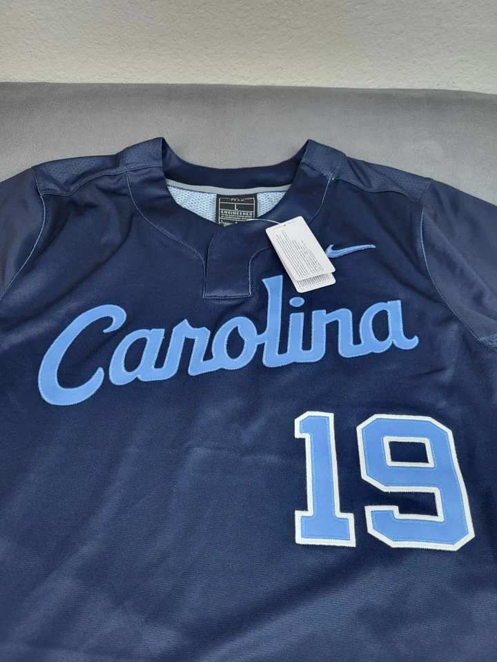 Camiseta deportiva de softbol Nike North Carolina para mujer grande azul 19 script frontal Foto 2 de 4