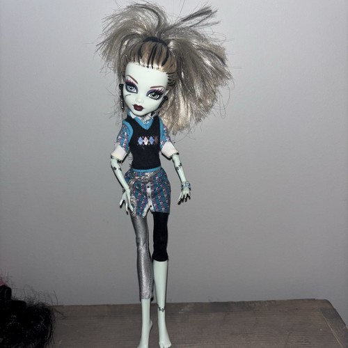 Monster High Frankie Stein School’s Out Puppe