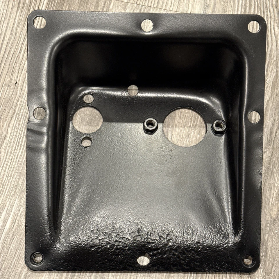 1961-65 International Harvester Scout 80 Firewall Placa de Cilindro Mestre - Imagem 2 de 3