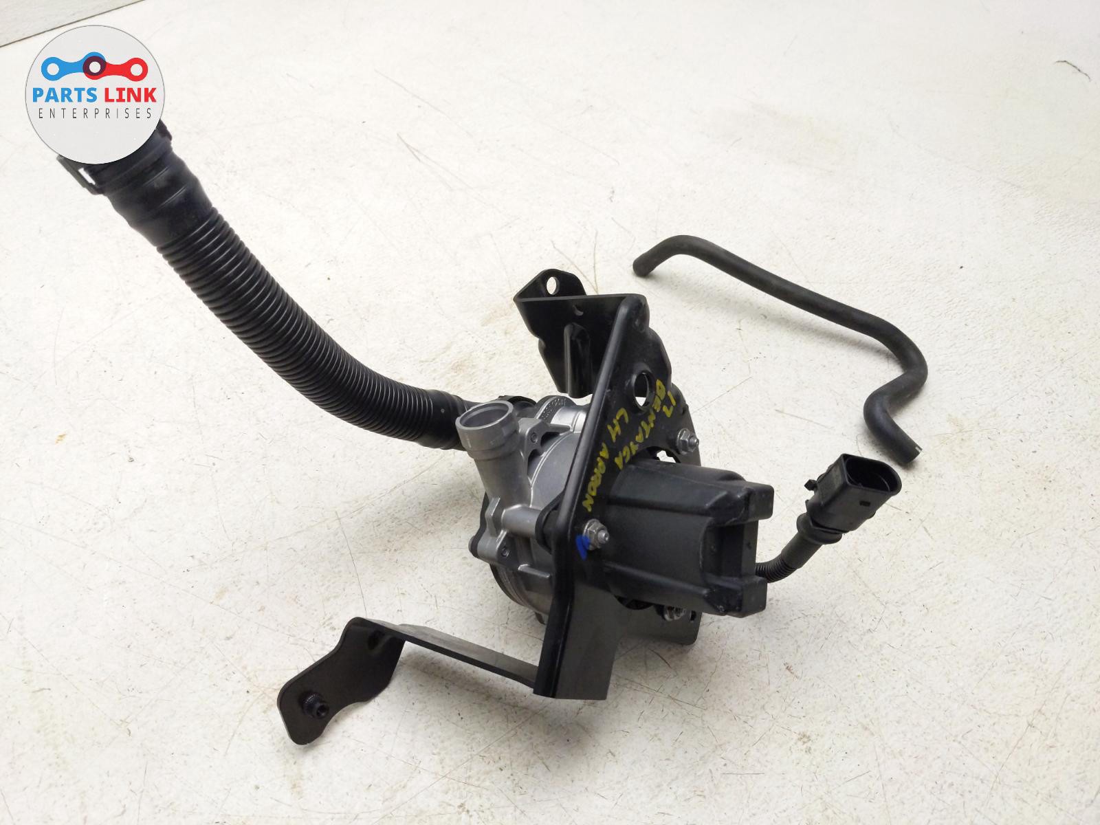 2016-20 BENTLEY BENTAYGA LEFT ENGINE AUX SECONDARY AIR SMOG PUMP COMPRESSOR ASSY