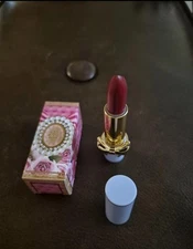 PAT MCGRATH LABS X BRIDGERTON SATIN ALLURE LIPSTICK FLEUR FATALE