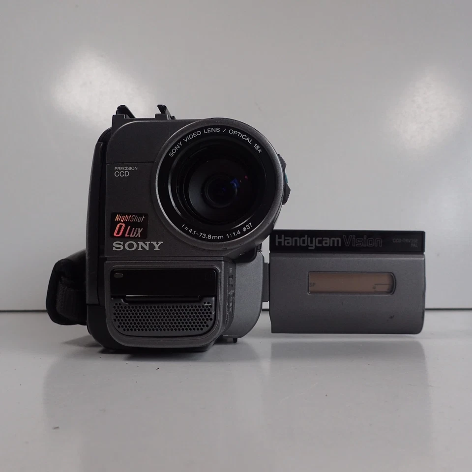 Sony Handycam CCD-TRV35E Camcorder Night Vision Video Camera w/Charger & Bag - Image 2 of 4