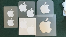 Naklejki z logo Apple partia OEM 80+ różne rozmiary białe srebrne małe duże naklejki