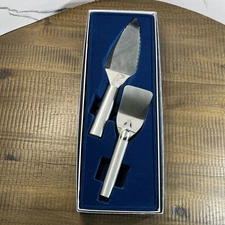 Rada Cutlery 2-Piece Pie Server Set Mini Dessert Server Serrated Silver Handle