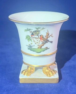 Herend Rothschild Bird RO-10 6401 Urn Vase Hand Painted Porcelain Gilt Feet
