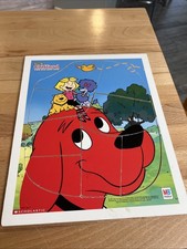  171 .   Vintage Clifford - The Big Red Dog Wood Puzzle