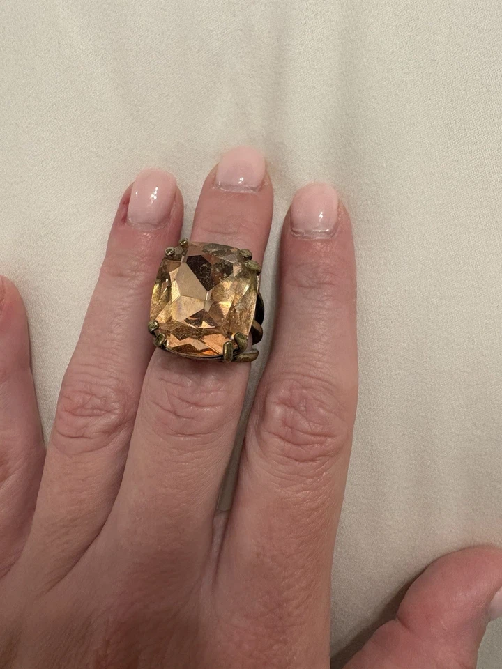 Anillo de cóctel Chloe e Isabel Foto 2 de 4