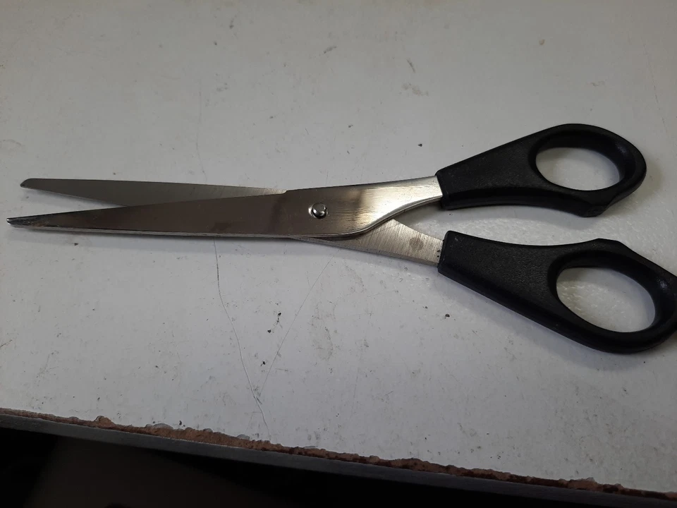 Bastelschere, Haushaltsschere 7cm Klinge. 16cm Lang - Bild 2 von 2