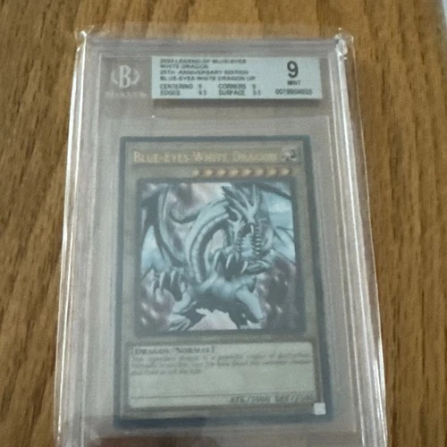 Yugioh; blue eyes white dragon lob-en001 Unlimited ; beckett 9 mint. Blue Eyes