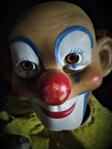 Haunted Clown Doll ? 27\
