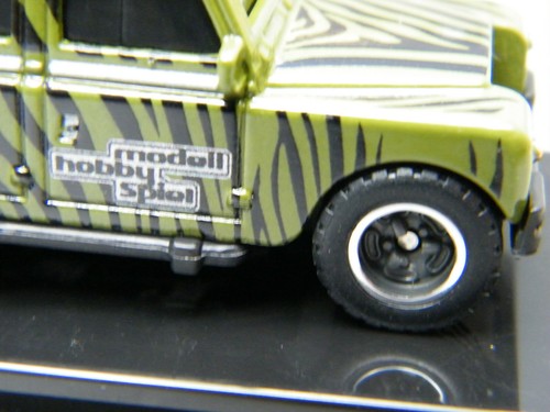 Matchbox 2019 Leipzig Convention 1965 Land Rover Gen II green (B 1of125) - Bild 7 von 10
