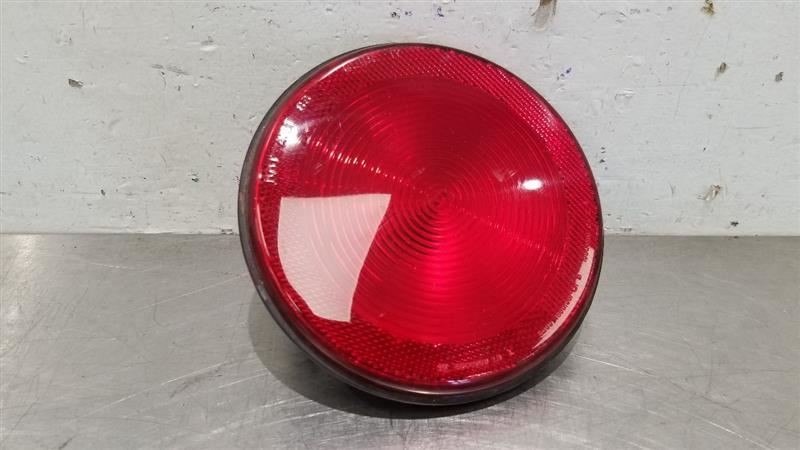 84 CHEVY CORVETTE C4 TAIL LIGHT LAMP ASSEMBLY RIGHT PASSENGER