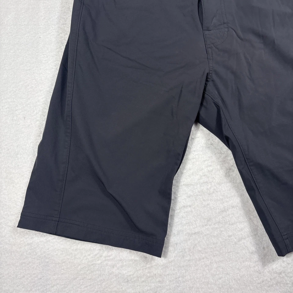Pantalones cortos holgados de ciclismo REI Co-op para hombre talla 32 en negro Foto 2 de 4