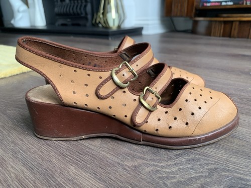 Original Vintage 1940s Ladies Brown Two Tone Sandals Size 4.5