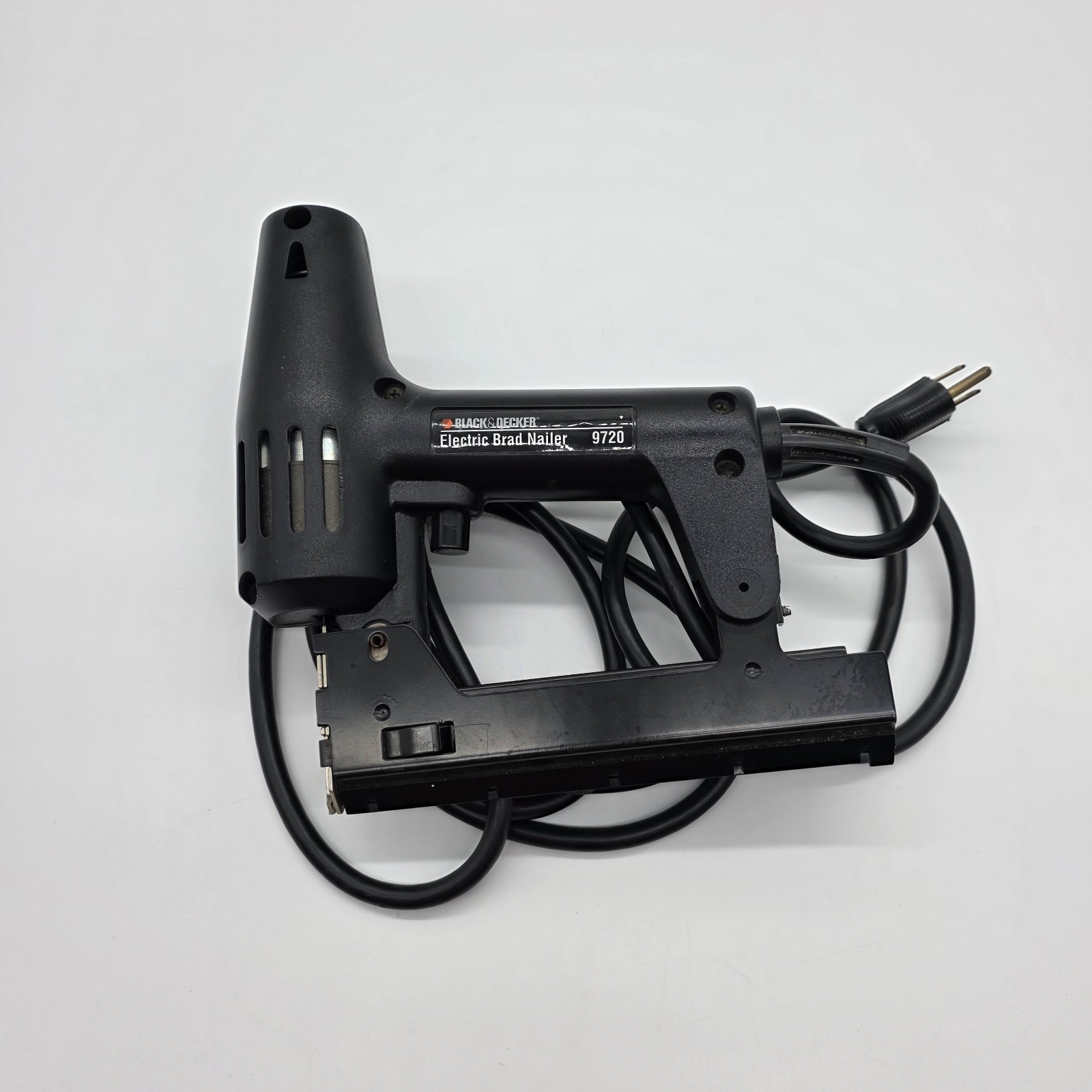 Black & Decker 9720 Electric Brad Nailer Stapler Power Tool Heavy Duty Nail Gun 