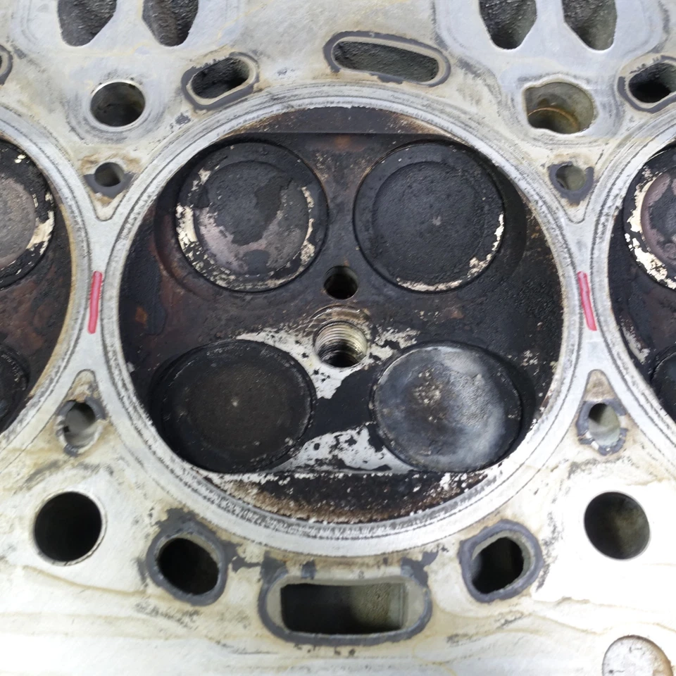 BMW N63 2009-2013 4,4 L V8 banco 2 cilindros de culata de motor izquierdo 5-8 OEM Foto 4 de 4