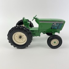 Vtg Ertl Green International IH Metal Die Cast Tractor 1:16 ERTL 415
