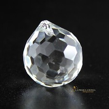 Sfera pendente di cristallo