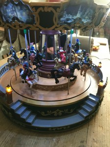 Giostrina Giostra Musicale Carosello Carillon In Legno Cavalli Rosa Moc Ebay