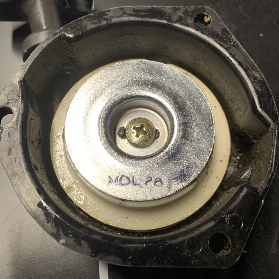 OEM Tanaka TBC-215 Recortadora de Cuerdas Retroceso Tirador Arranque Conjunto con Tornillos OEM Foto 4 de 4