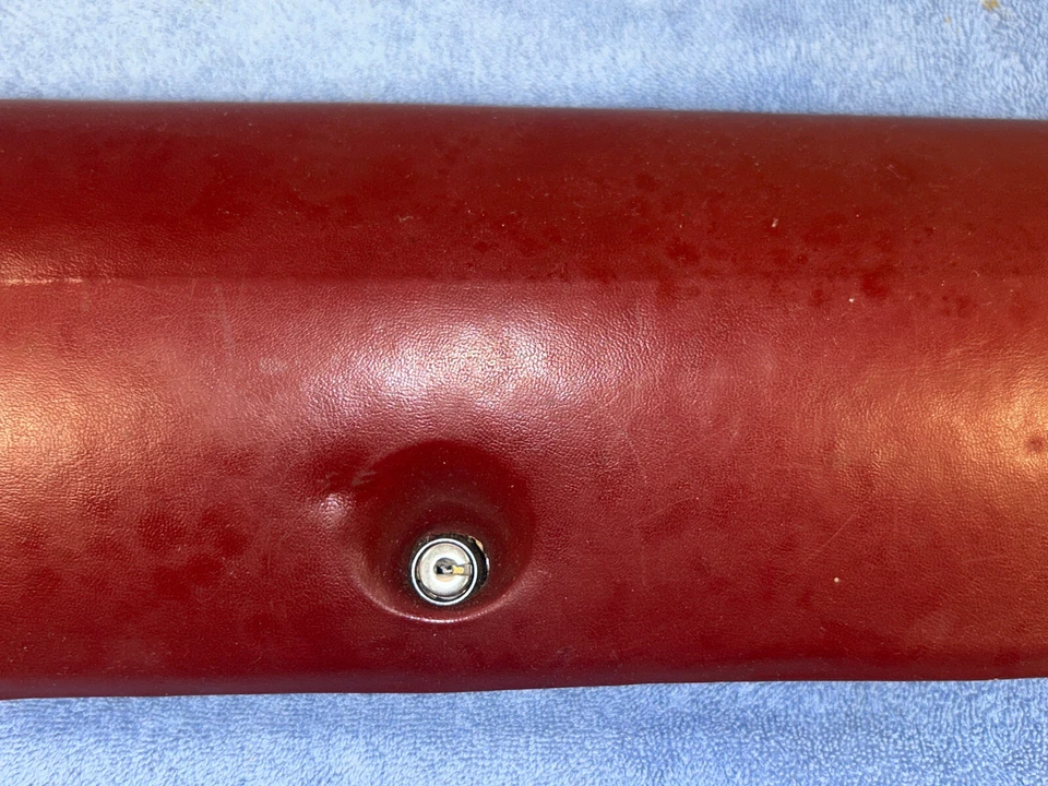 1968 Dodge Coronet Plymouth GTX Roadrunner перчаточный ящик дверь темно-бордовый - Изображение 3 из 4