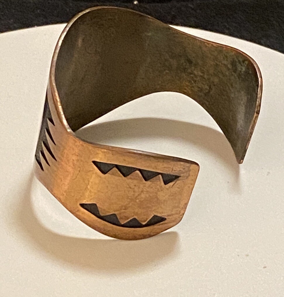 Vintage Solid Copper Native American Thick Cuff B… - image 4