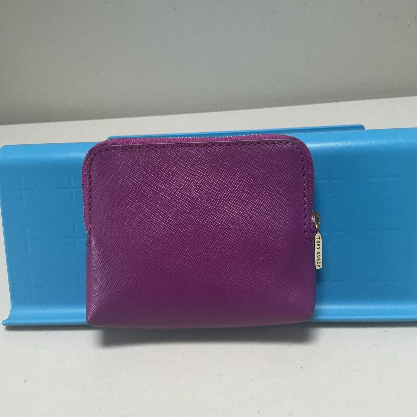 Vintage Women's Tory Burch Saffiano Leather Robinson Zip Card Wallet  thumbnail 6