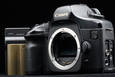 Canon EOS 5D Digital SLR Full Frame Camera Body US Duty Paid 9706