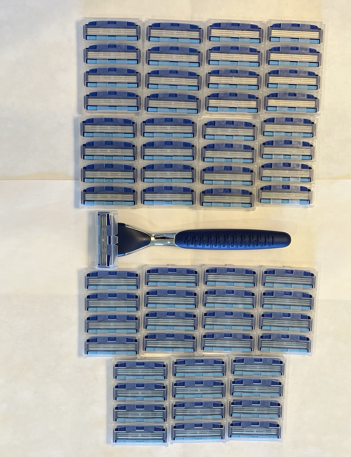Kirkland Signature Triple Blade includes 60 Cartridges NEW  No BOX-v2  + handle