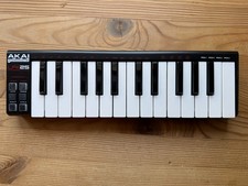 AKAI Professional LPK25 - USB MIDI Keyboard C...