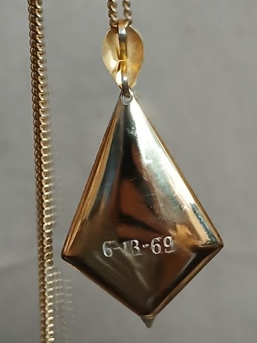 Vintage 1970s Sheffield Manual Gold Tone Case & Chain Pendant Watch *NONWORKING* - Picture 6 of 7