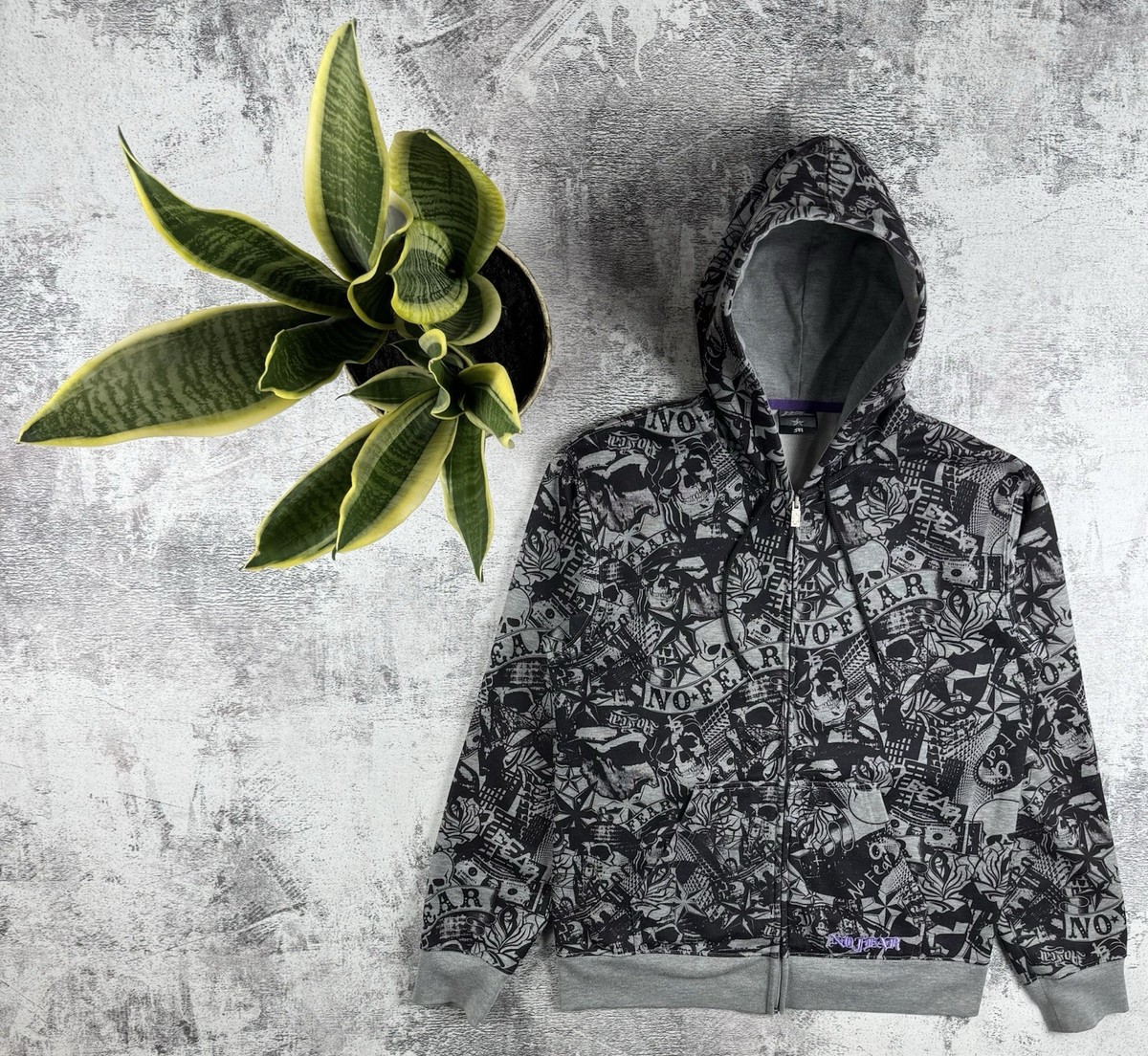 NO FEAR Rap Overprint Medium Hip Hop Monogram Gray Skulls Zip NO FEAR Rap Overprint Medium Hip Hop Monogram Gray Skulls Zip