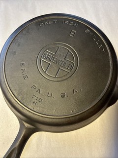 Griswold Cast Iron #9 Frying Pan Erie PA Skillet 710 H Great Condition