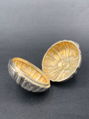 Antique 19th Century Printed Decor Circular Silver Box - Picture 10 of 13