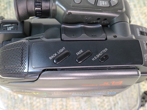 Panasonic PV-IQ205D-K Palmcorder IQ VHS-C Camcorder mit Ladegerät, schaltet sich ein!! 1995 - Bild 9 von 24