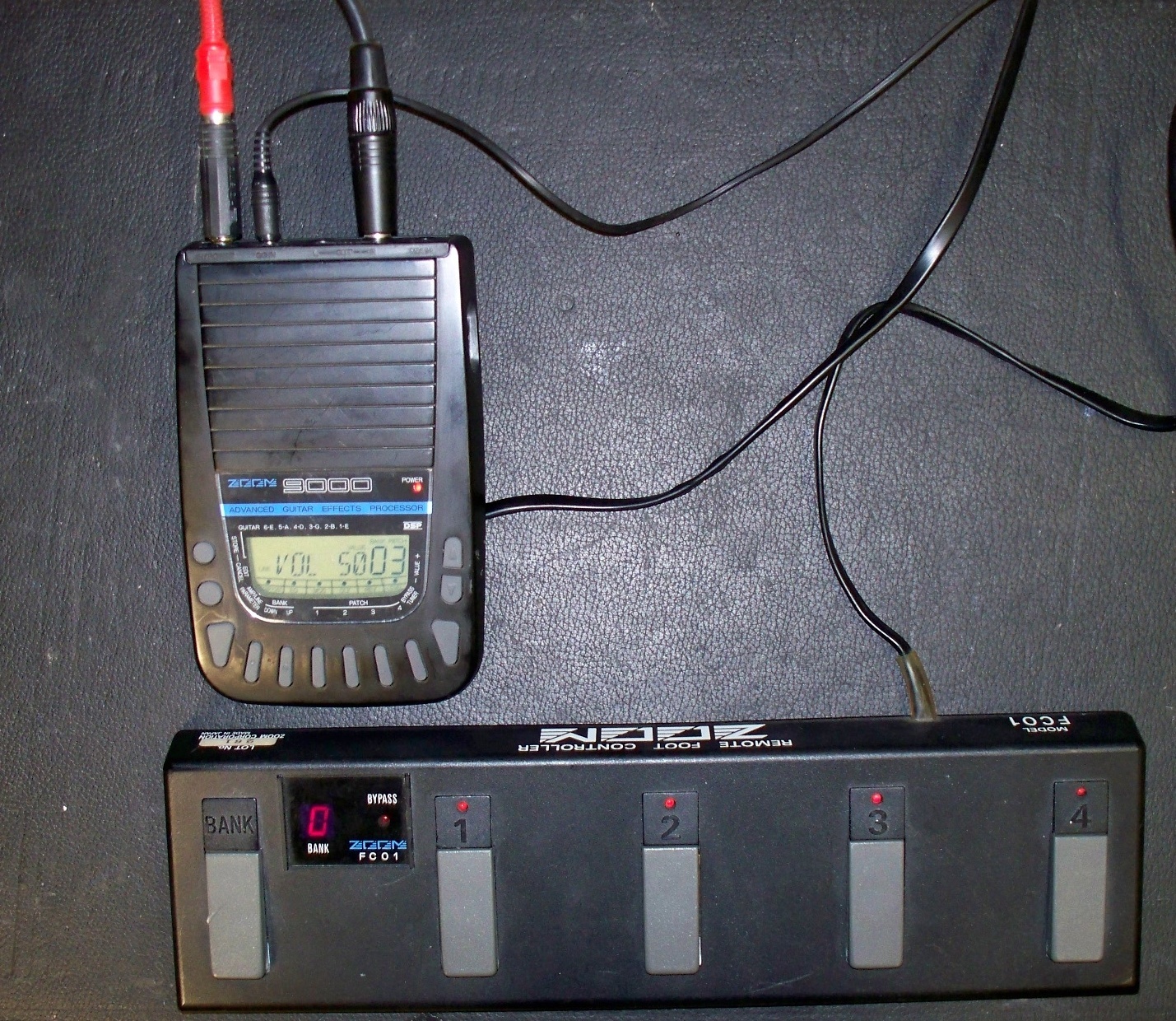 DSP Gitarren Effekt Prozessor ZOOM 9000 plus Remote Controller FC01 geprüft DSP Gitarren Effekt Prozessor ZOOM 9000 plus Remote Controller FC01 geprüft