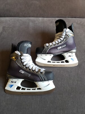 Size 3.5Y - Kids Nike BAUER Supreme ONE55 Youth Ice Hockey Skate Size 2.5R 