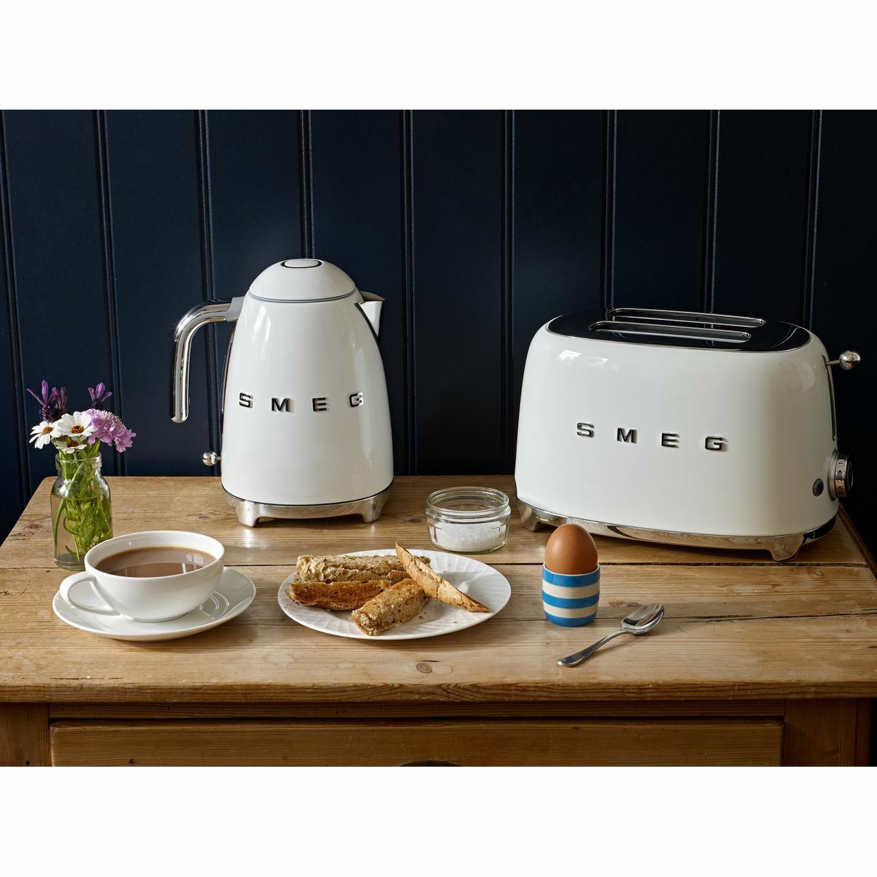 Smeg KLF03WHUK 50's Retro White Kettle Limescale Filter 3000 Watt 8017709231026 eBay