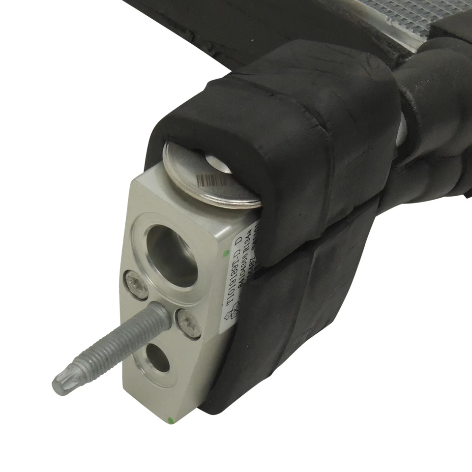 Núcleo de evaporador con válvula de expansión Silverado Sierra 2017-18 84340800 84104355 Foto 3 de 4