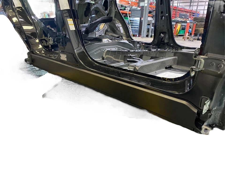 2022 - 2024 MITSUBISHI OUTLANDER OEM RIGHT ROCKER PANEL *STRUCTURE CUT* - Imagem 2 de 4