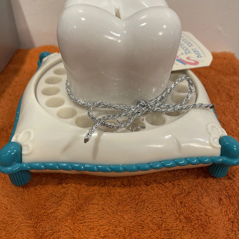 Banco de dientes de bebé The Toothfairy's 1990 de colección de The Perfect Present - recuerdo Foto 3 de 4