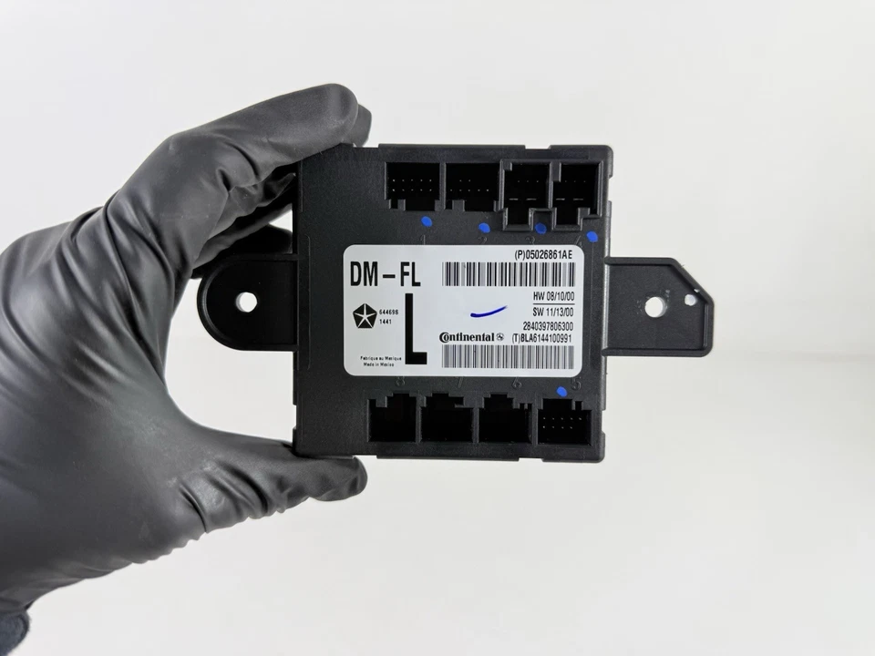 Módulo de control de puerta delantera izquierda Chrysler Town & Country 2008-2016 05026861AE OEM Foto 3 de 4