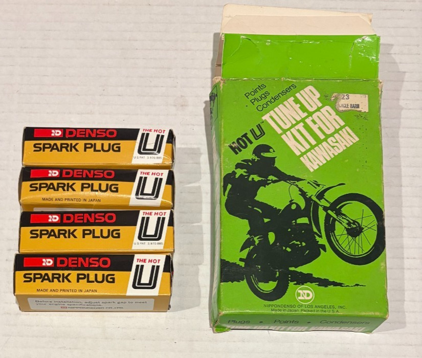 LOT of 4 NOS New Nippon Denso Kawasaki Spark Plugs W24ES-U The Hot U Japan LOOK