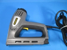 STANLEY 2-in-1 Electric Stapler and Brad Nailer - TRE550 **VERY NICE** LQQK!!